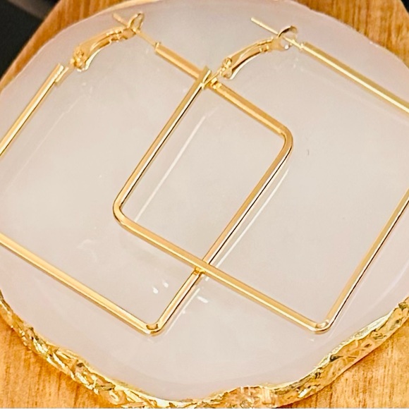 Minimalist square “hoop” earrings choose gold or silver tone - Picture 4 of 11